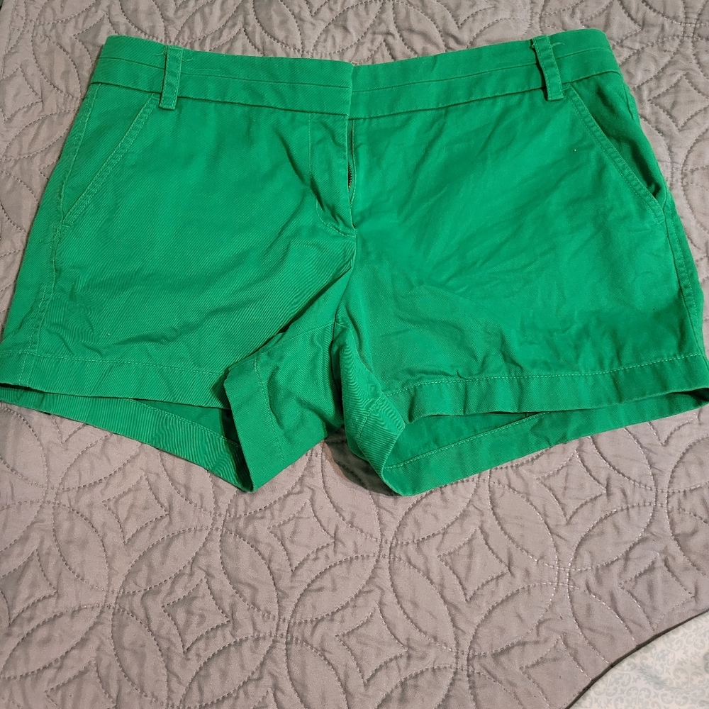 ✨️ 2/$10** J.Crew Green Chino Shorts size 10